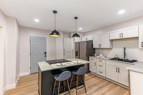 Tiny photo for 72 Avondale Avenue, Columbus, OH 43222 (MLS # 225044850)