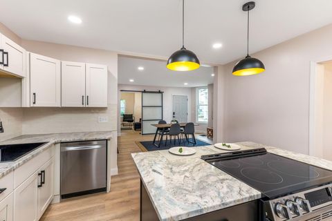 Tiny photo for 72 Avondale Avenue, Columbus, OH 43222 (MLS # 225044850)