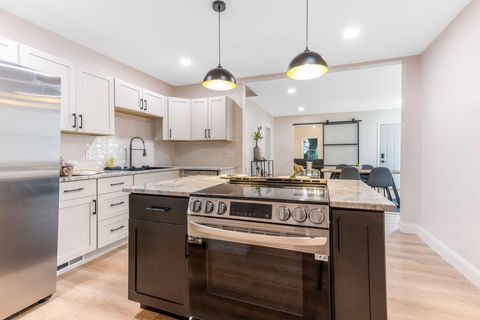 Tiny photo for 72 Avondale Avenue, Columbus, OH 43222 (MLS # 225044850)