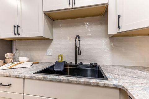 Tiny photo for 72 Avondale Avenue, Columbus, OH 43222 (MLS # 225044850)