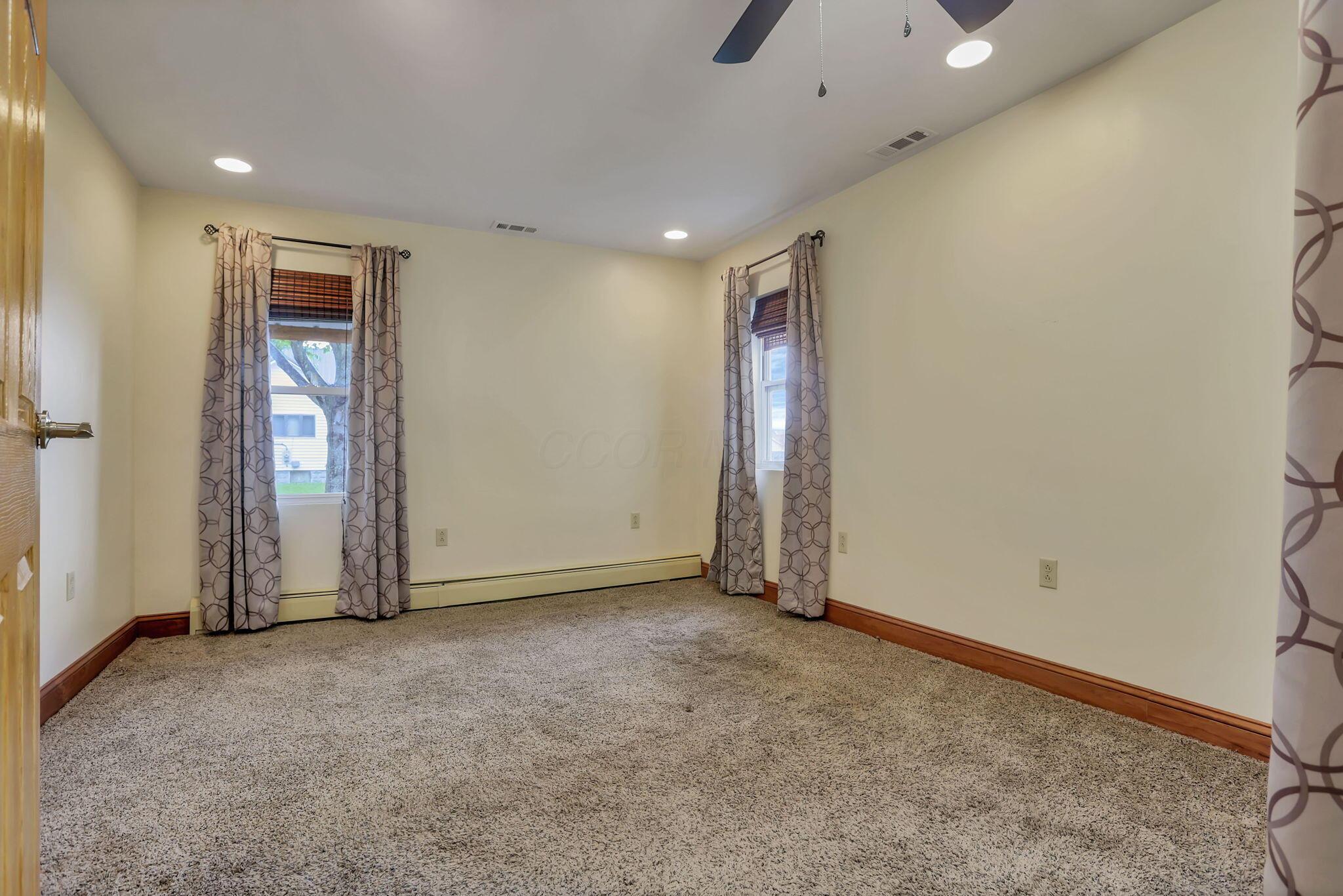 107 N 8th Street, Hebron, Ohio image 34