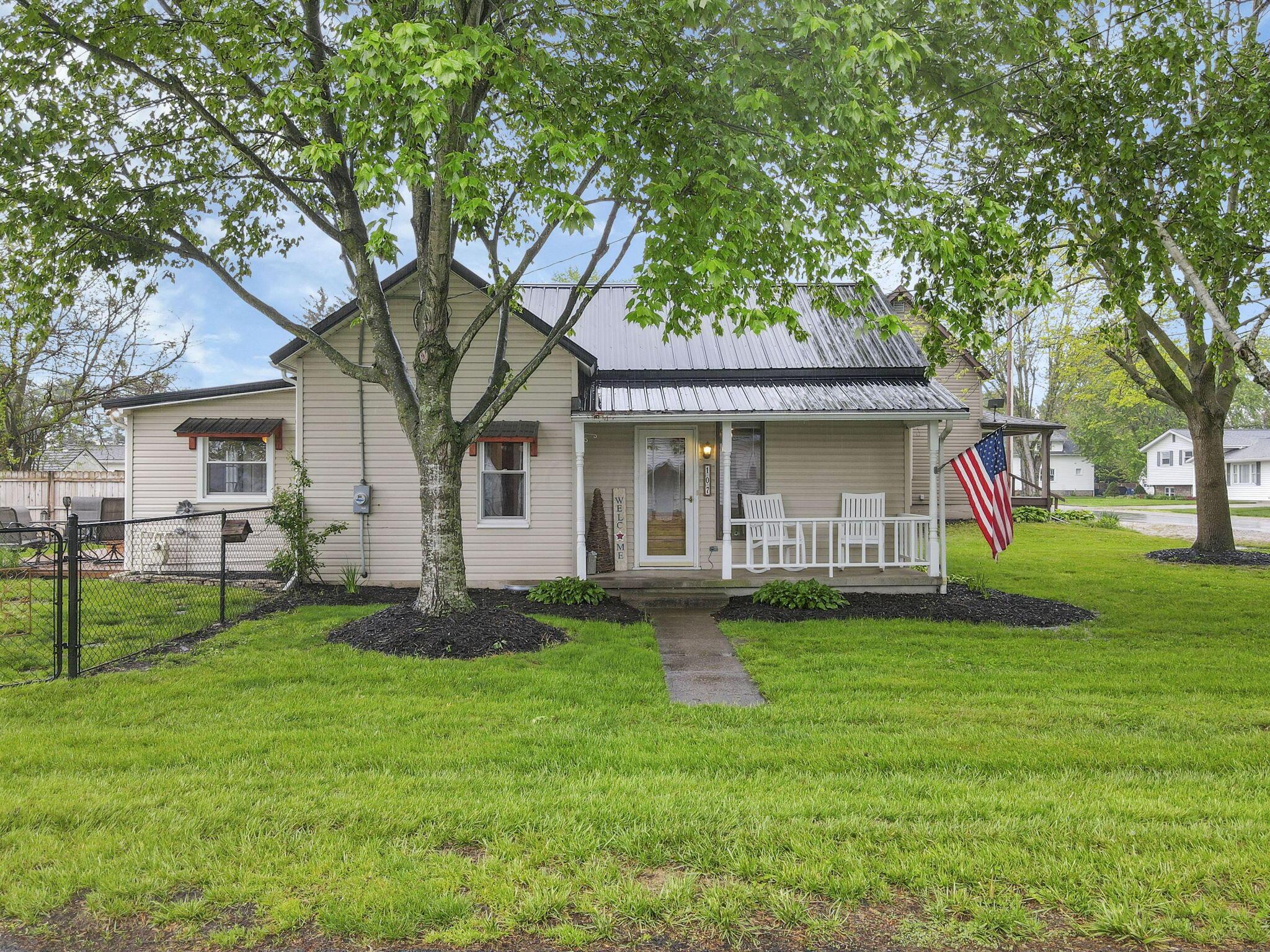 107 N 8th Street, Hebron, Ohio image 1