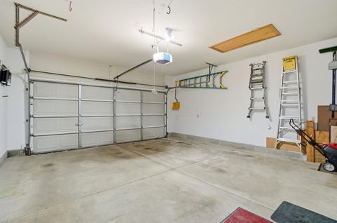 Tiny photo for 425 Ablemarle Circle, Delaware, OH 43015 (MLS # 226007288)