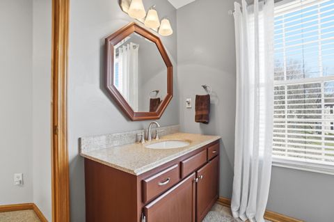 Tiny photo for 425 Ablemarle Circle, Delaware, OH 43015 (MLS # 226007288)