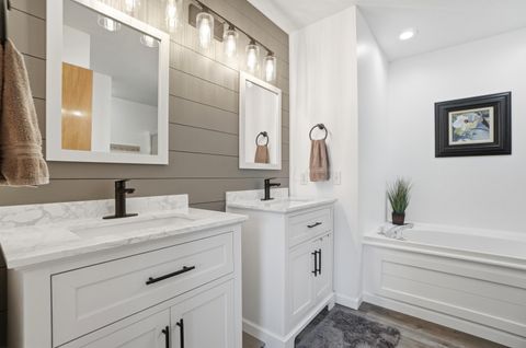 Tiny photo for 425 Ablemarle Circle, Delaware, OH 43015 (MLS # 226007288)