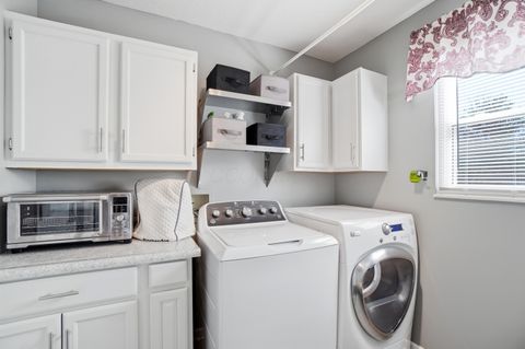 Tiny photo for 425 Ablemarle Circle, Delaware, OH 43015 (MLS # 226007288)