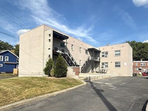 Photo of 2636 Indianola Avenue C #C, Columbus, OH 43202 (MLS # 225041216) Photo of 2636 Indianola Avenue C #C, Columbus, OH 43202 (MLS # 225041216)