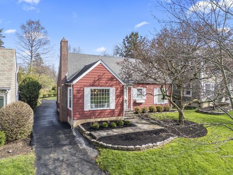 Photo of 94 W Riverglen Drive, Columbus, OH 43085 (MLS # 226010481)