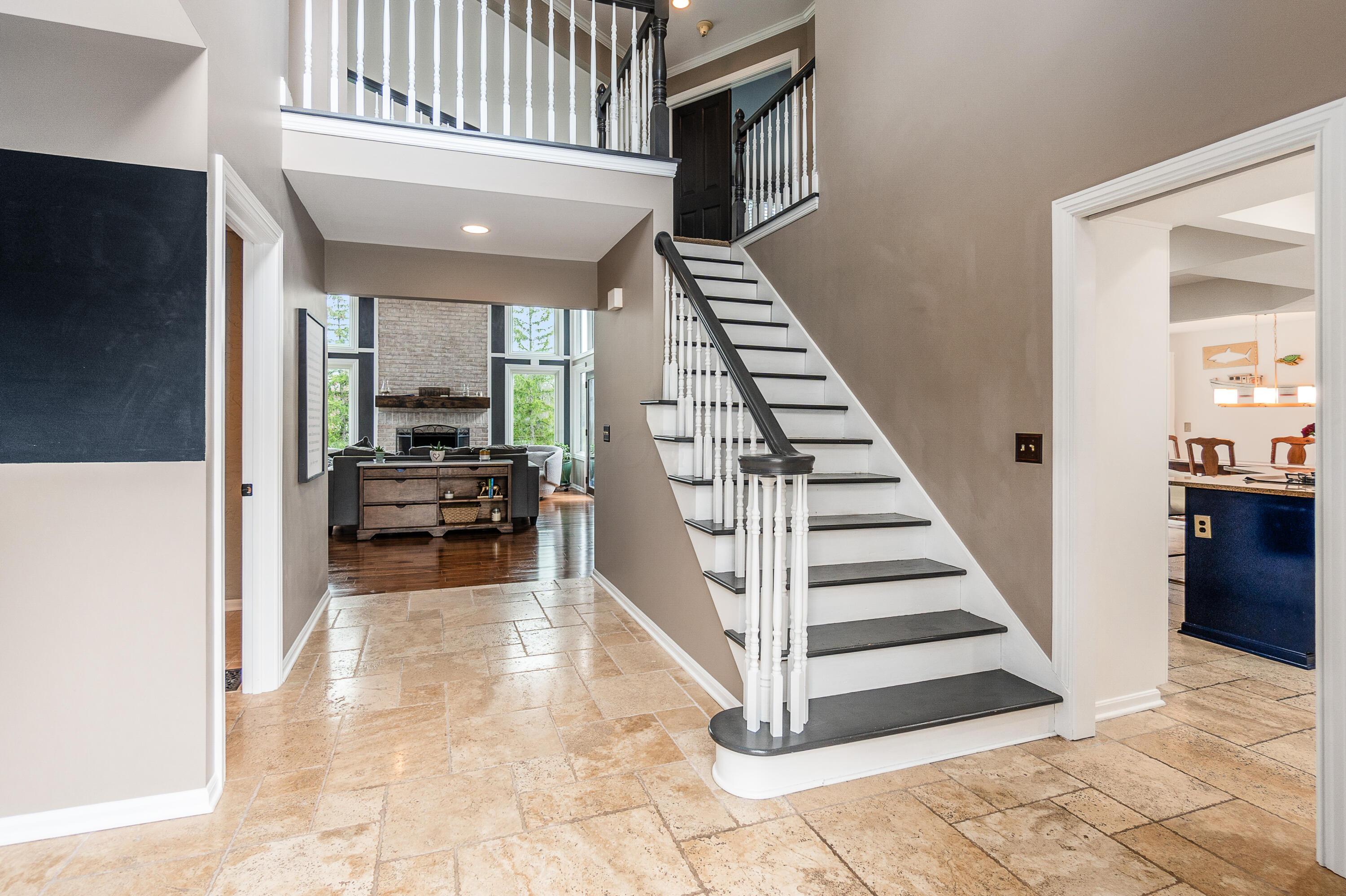 5618 Loch Broom Circle, Dublin, Ohio image 2