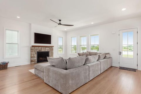 Tiny photo for 3660 Beulah Park Drive, Grove City, OH 43123 (MLS # 226024906)