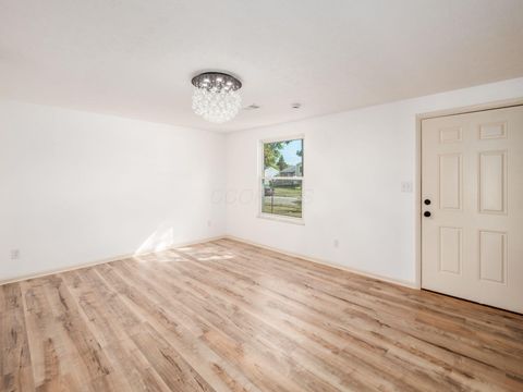 Tiny photo for 904 Kyle Avenue, Columbus, OH 43207 (MLS # 225037550)