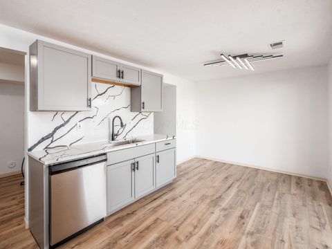Tiny photo for 904 Kyle Avenue, Columbus, OH 43207 (MLS # 225037550)