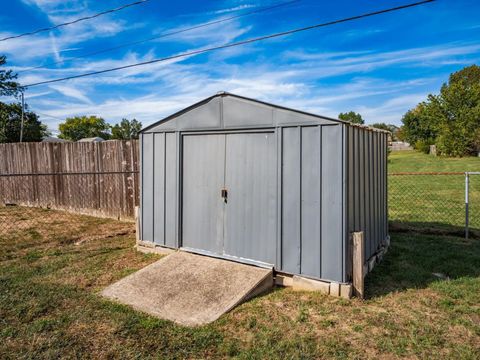 Tiny photo for 904 Kyle Avenue, Columbus, OH 43207 (MLS # 225037550)