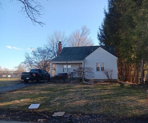 909 Woodlawn Avenue Newark OH 43055