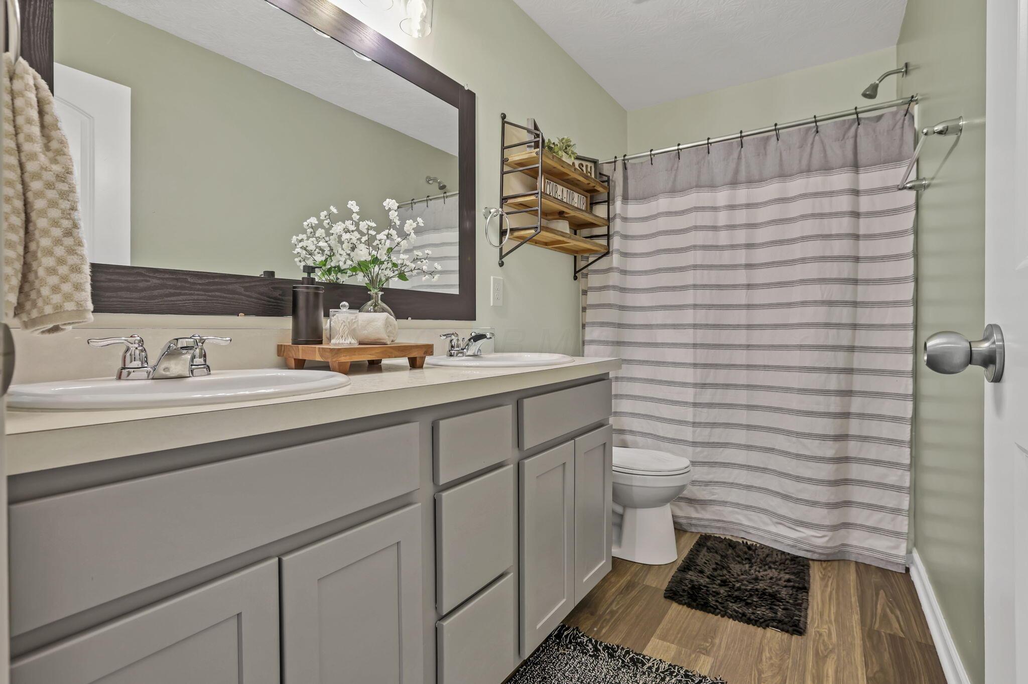 1134 Lake Forest Drive, Hebron, Ohio image 31