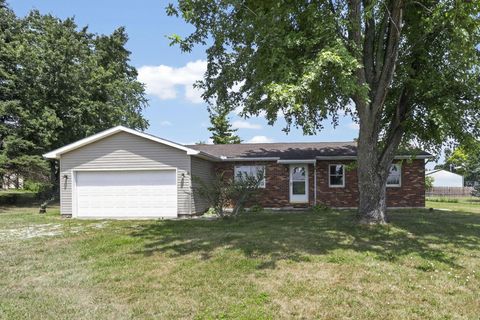 Homes For Sale - 5062 Ashville Road<br/> Pickaway County, Ashville, OH 43103
