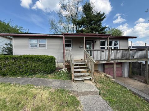 Photo of 502 Summitview Drive, Lancaster, OH 43130 (MLS # 226013930)