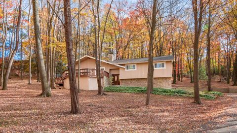Photo of 396 Stublyn Road, Granville, OH 43023 (MLS # 225004956)
