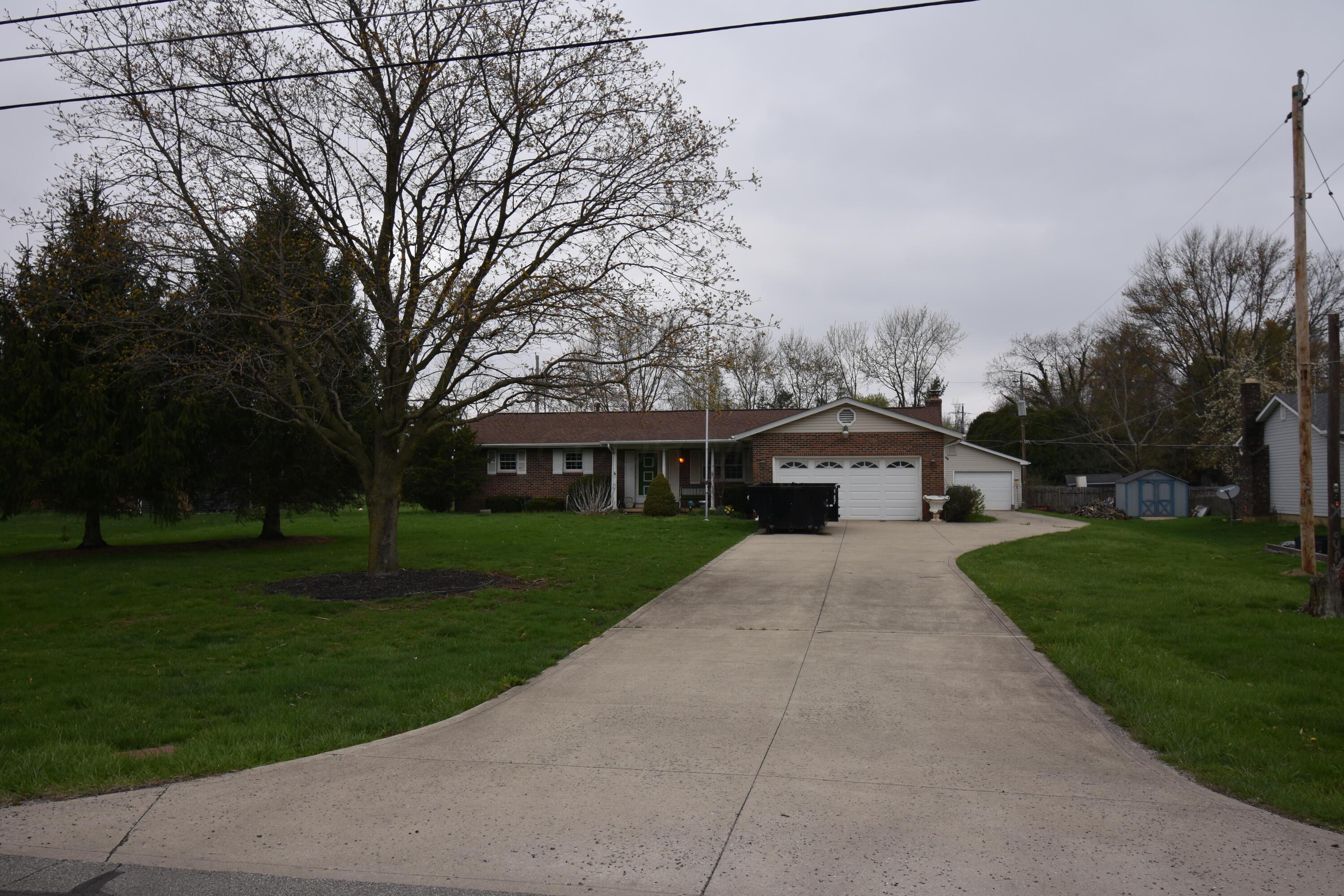 6580 Davis Road, Hilliard, Ohio image 1