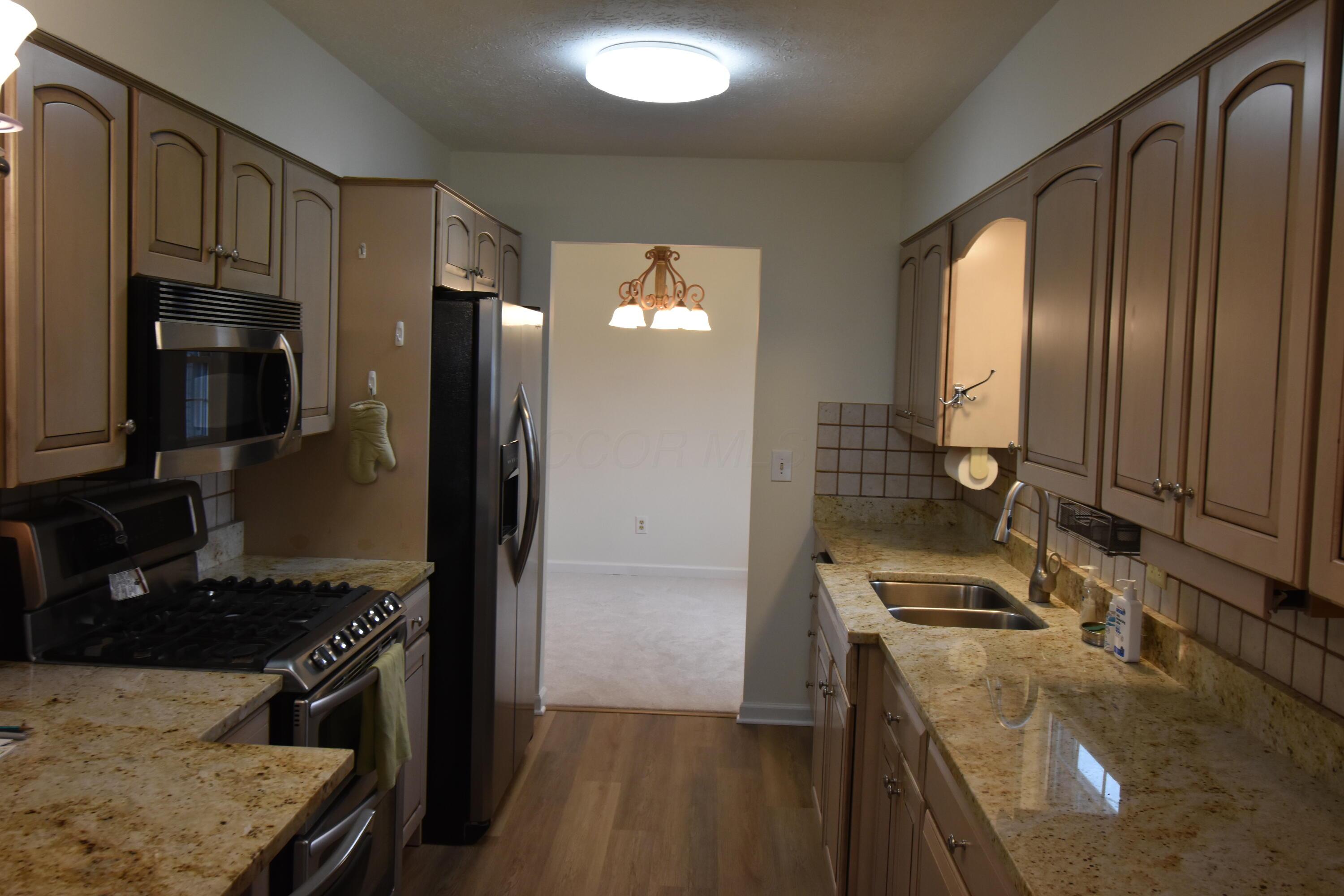 6580 Davis Road, Hilliard, Ohio image 7