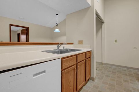 Tiny photo for 1251 Pineview Trail A #A, Newark, OH 43055 (MLS # 226000845)