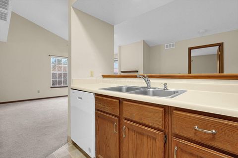 Tiny photo for 1251 Pineview Trail A #A, Newark, OH 43055 (MLS # 226000845)