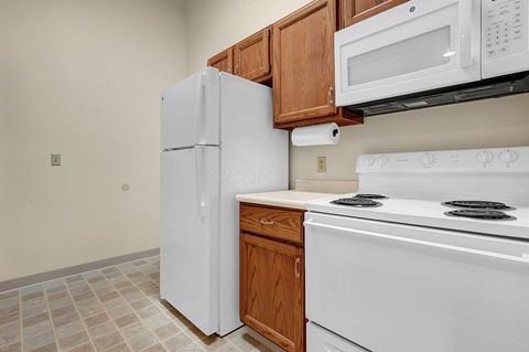 Tiny photo for 1251 Pineview Trail A #A, Newark, OH 43055 (MLS # 226000845)