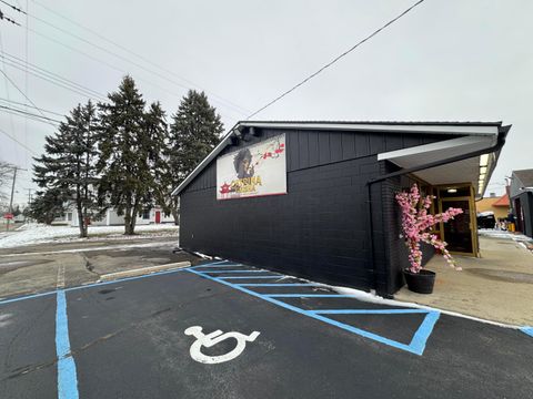 Photo of 1806 E Main Street, Springfield, OH 45503 (MLS # 226000512)