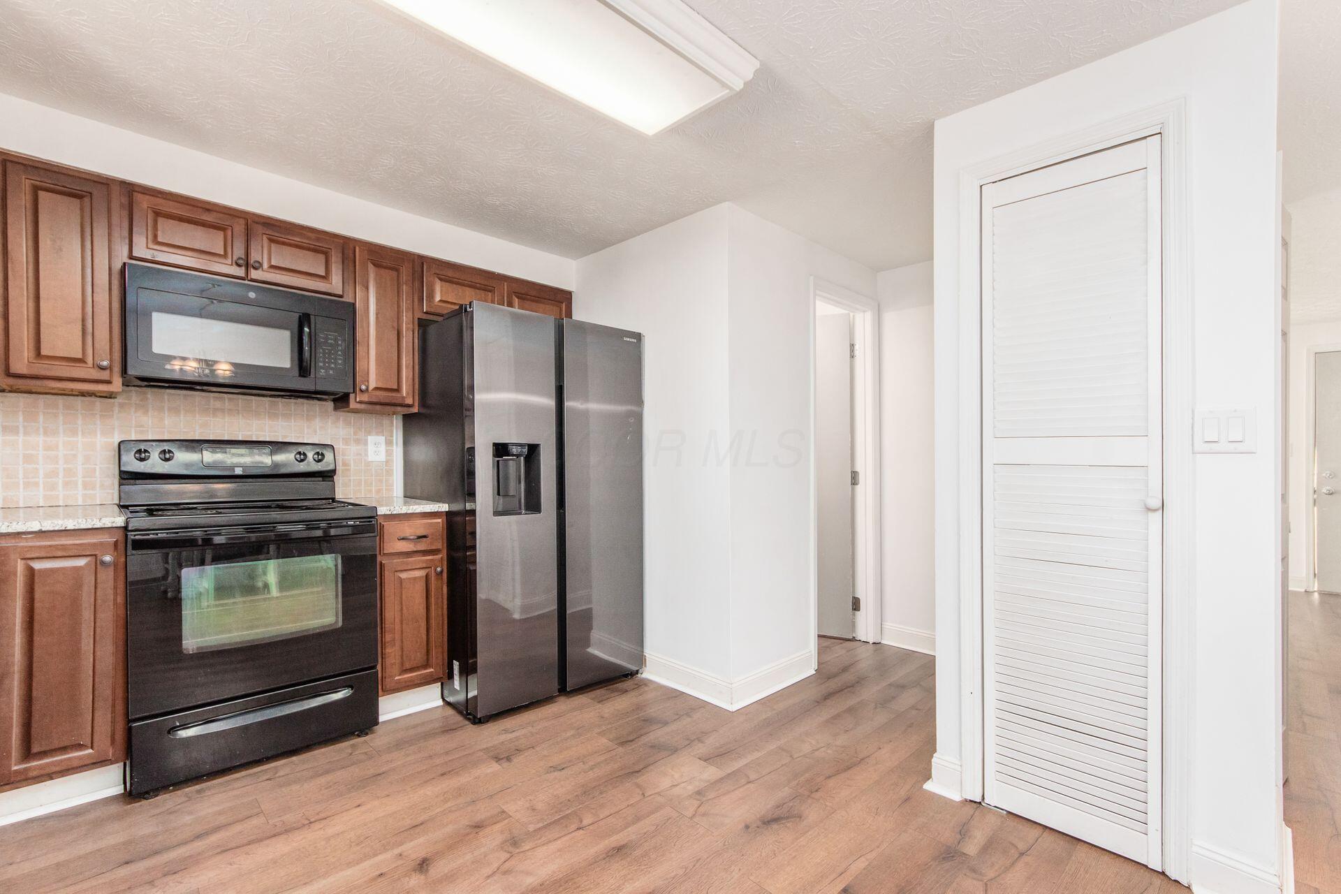 8651 Wilmette Court, Powell, Ohio image 14