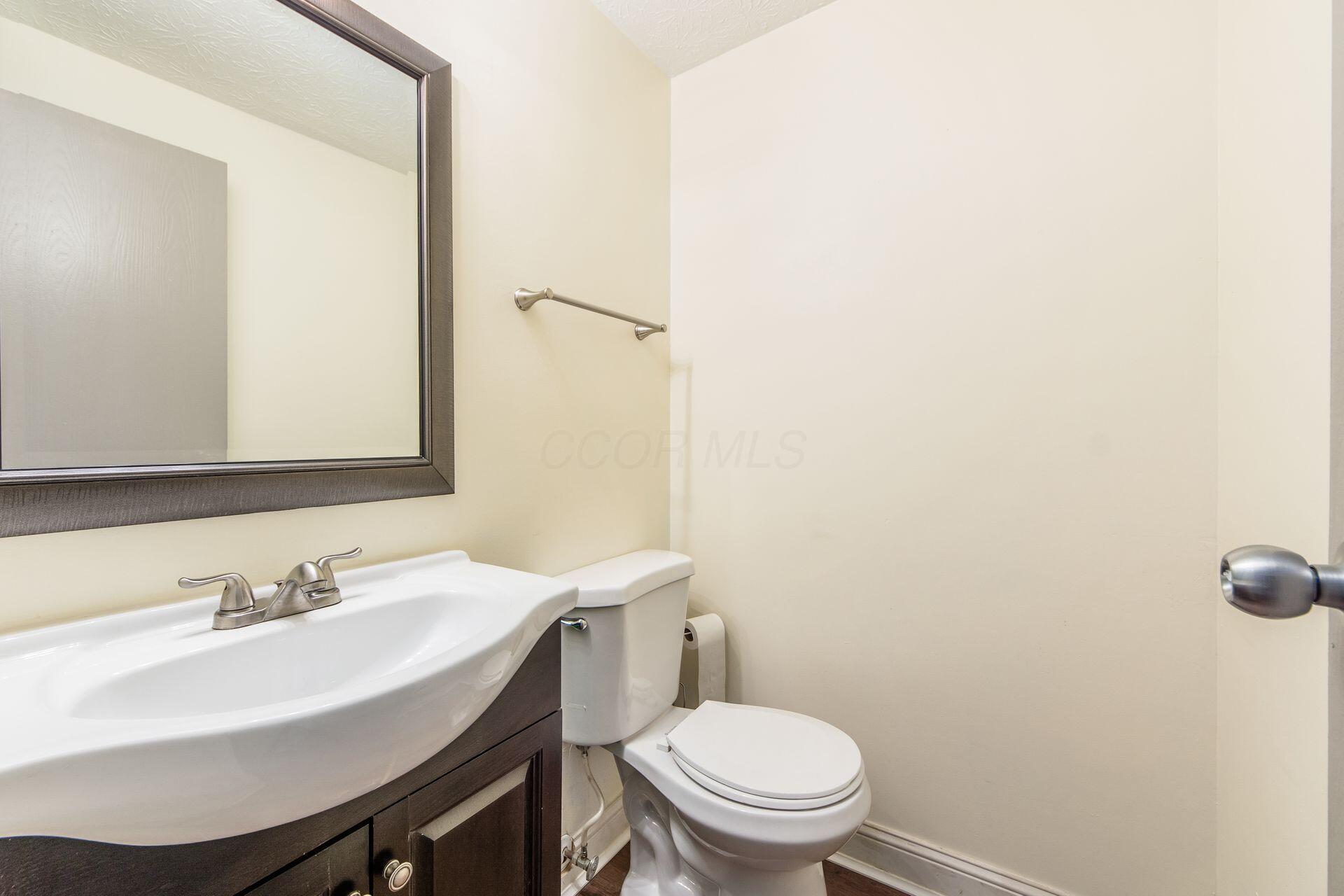 8651 Wilmette Court, Powell, Ohio image 17