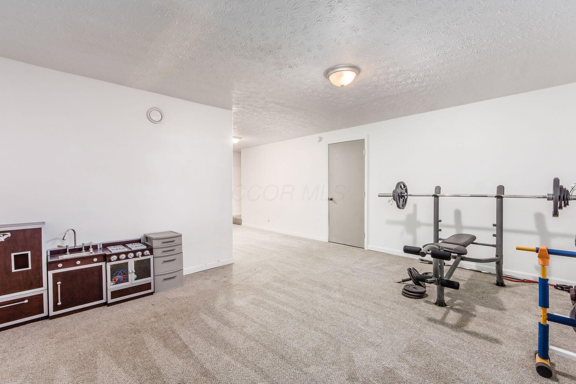 8651 Wilmette Court, Powell, Ohio image 27