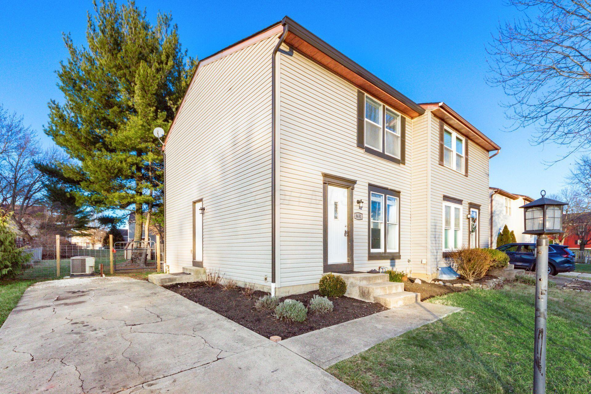 8651 Wilmette Court, Powell, Ohio image 2
