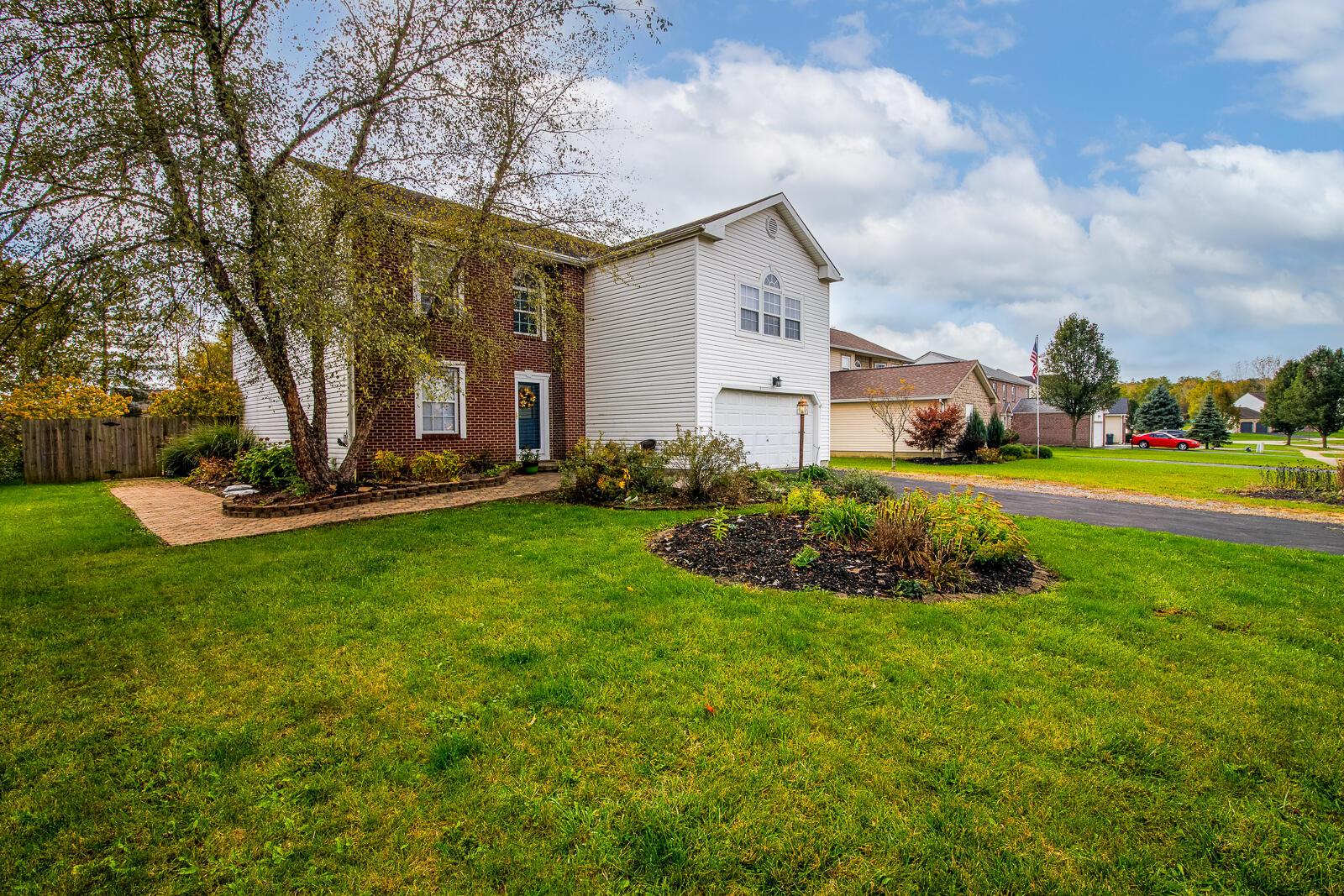 112 Spring Brook Court, Etna, Ohio image 2