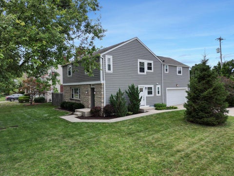 Photo of 1430 Ashdowne Road, Upper Arlington, OH 43221 (MLS # 226026413)