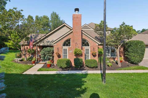 Photo of 884 Village Brook Way, Columbus, OH 43235 (MLS # 226030073)