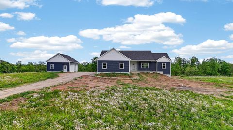 Photo of 580 Trapp Lane, Hopewell, OH 43746 (MLS # 226018443)