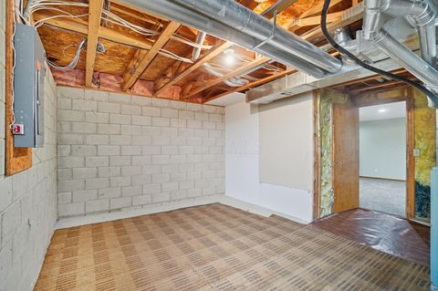 Tiny photo for 2179 Victoria Park Drive, Columbus, OH 43235 (MLS # 225037279)