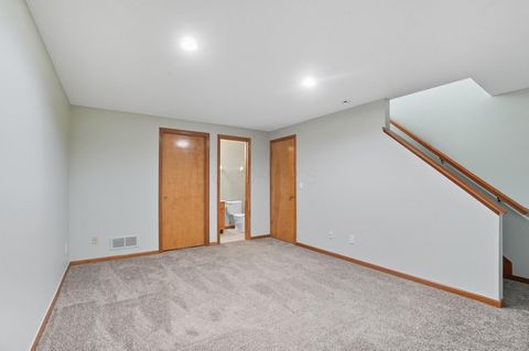 Tiny photo for 2179 Victoria Park Drive, Columbus, OH 43235 (MLS # 225037279)
