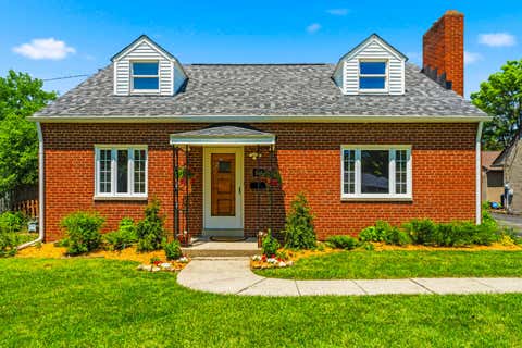 Homes For Sale - 260 Dixon Court<br/> Columbus, OH 43214