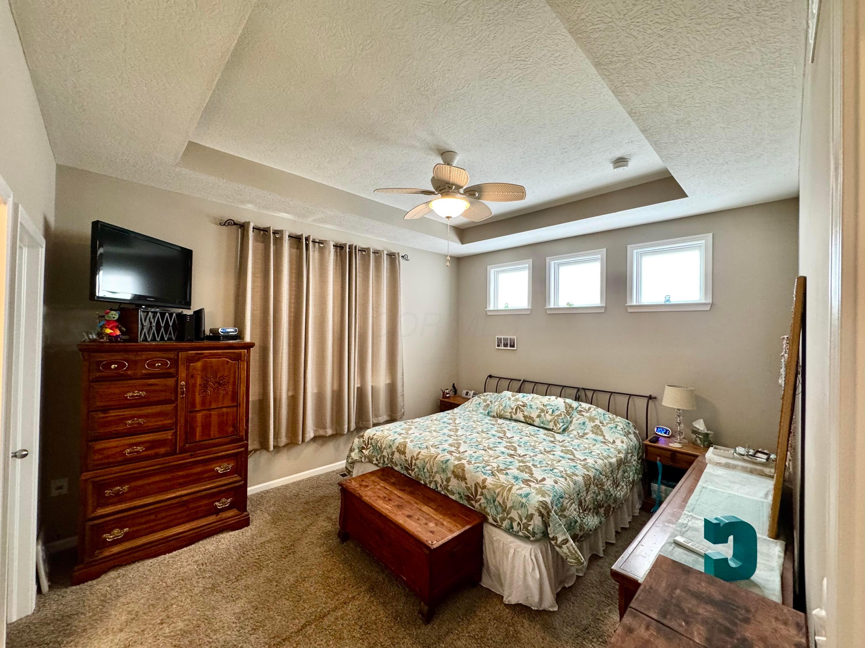 2243 Holiday Valley Drive, Grove City, Ohio image 13