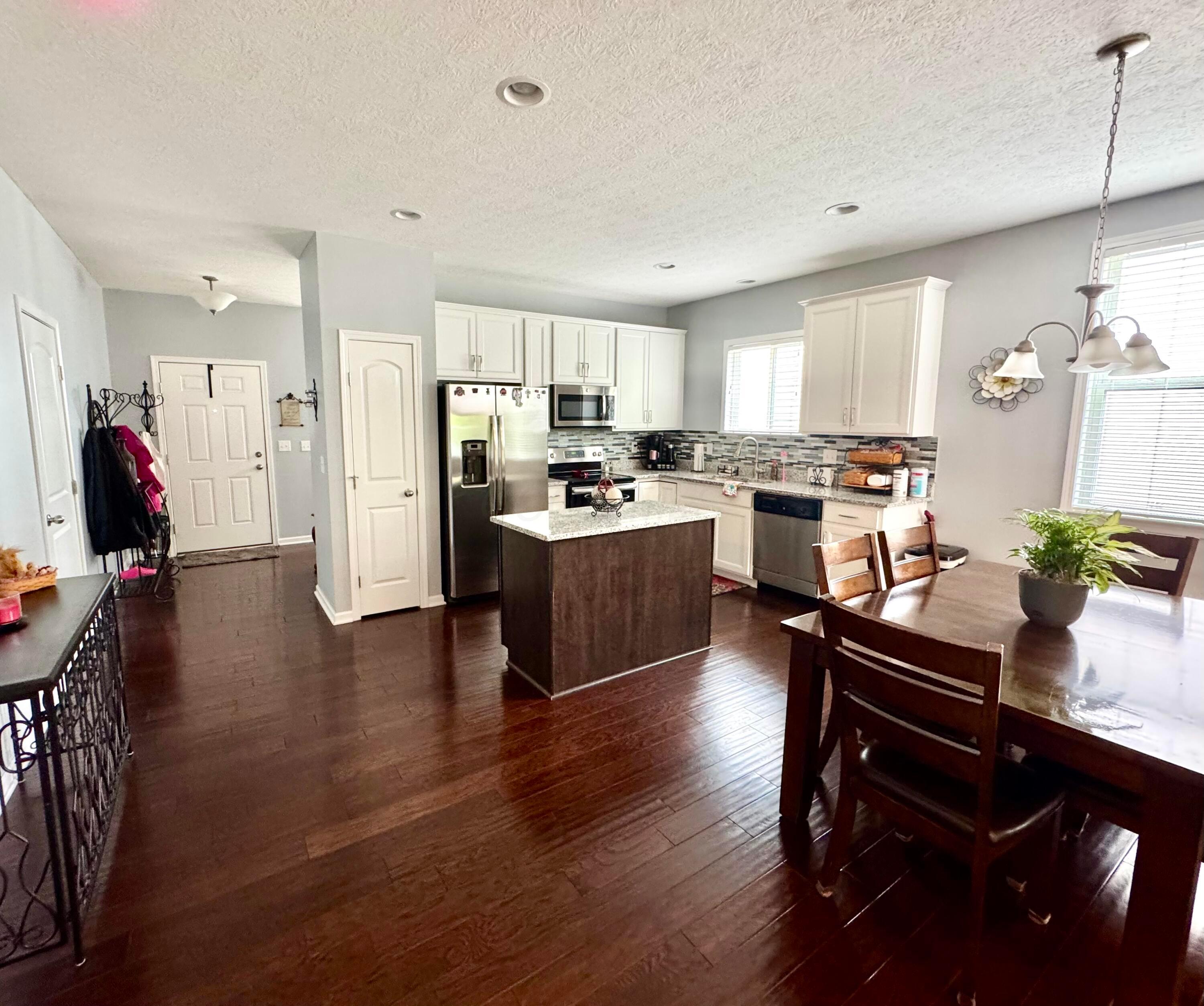 2243 Holiday Valley Drive, Grove City, Ohio image 4