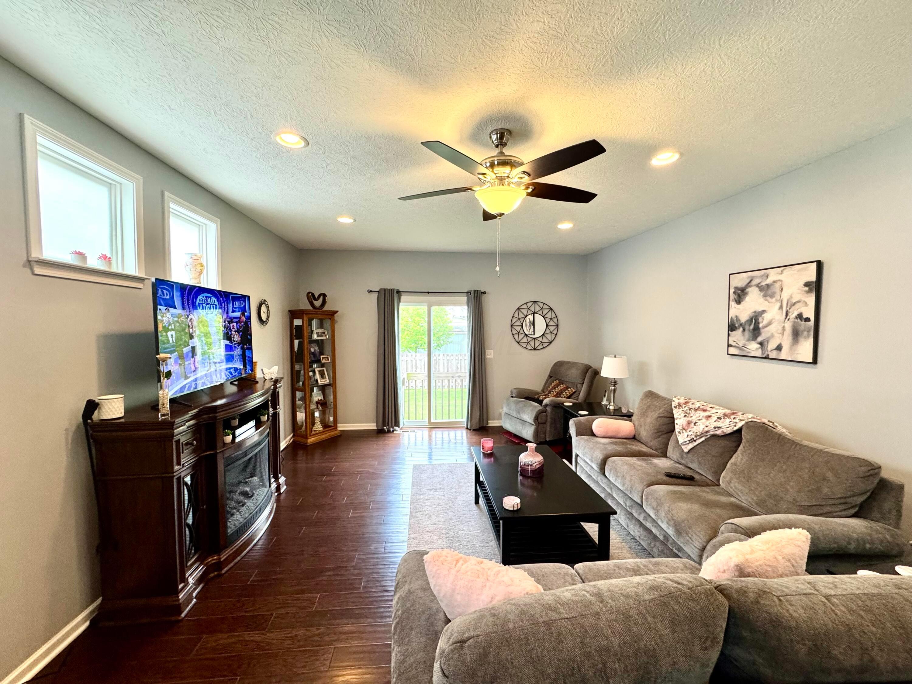 2243 Holiday Valley Drive, Grove City, Ohio image 6