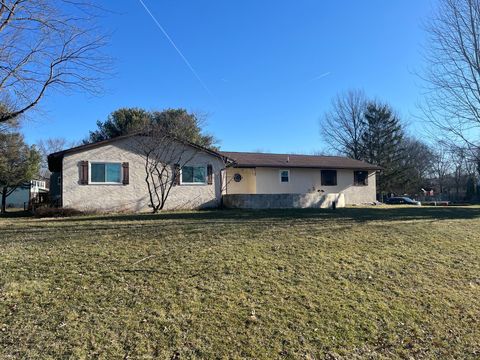 Photo of 15 Dover Court SW, Reynoldsburg, OH 43068 (MLS # 226005743)