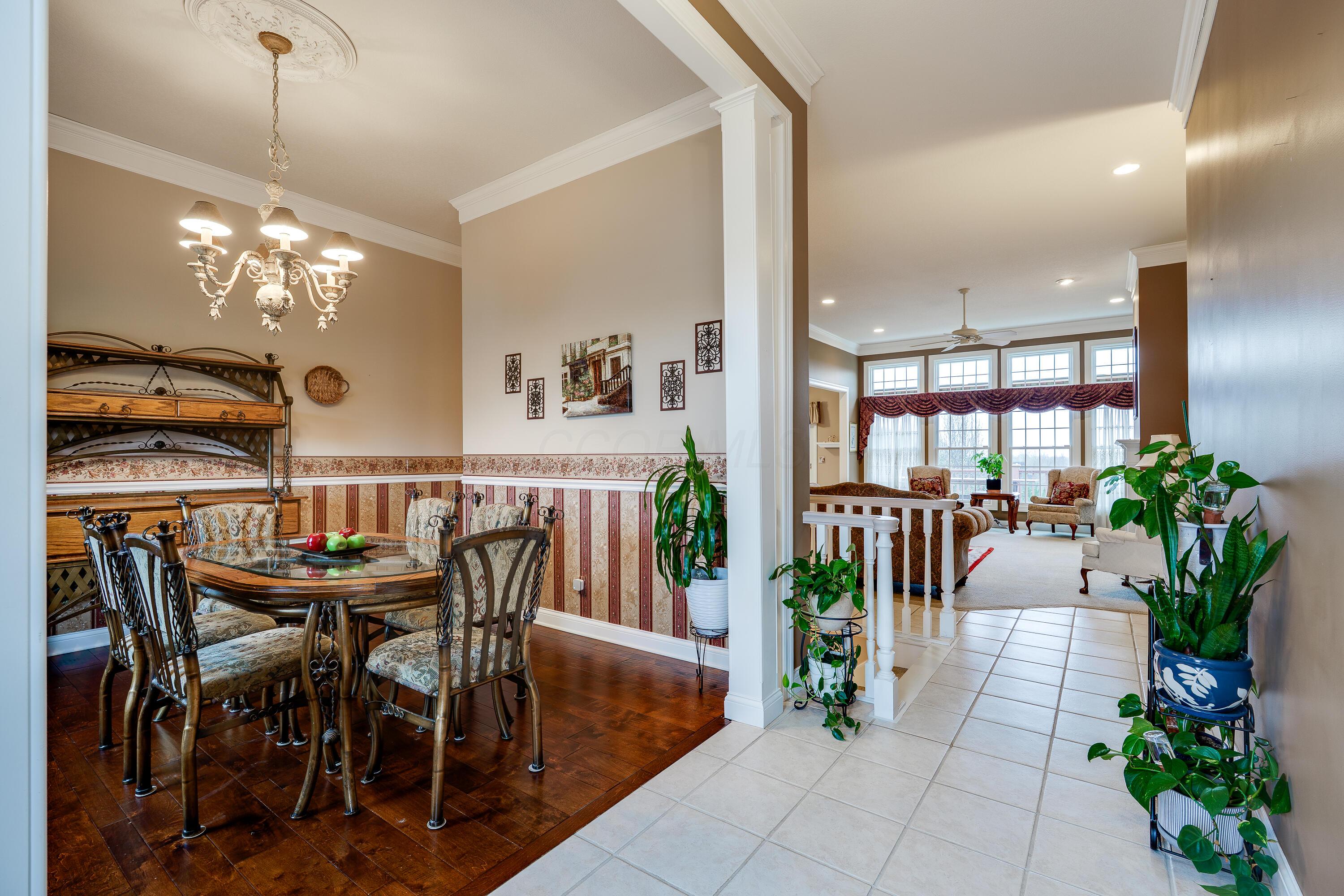 4254 Hummingbird Way, Springfield, Ohio image 8