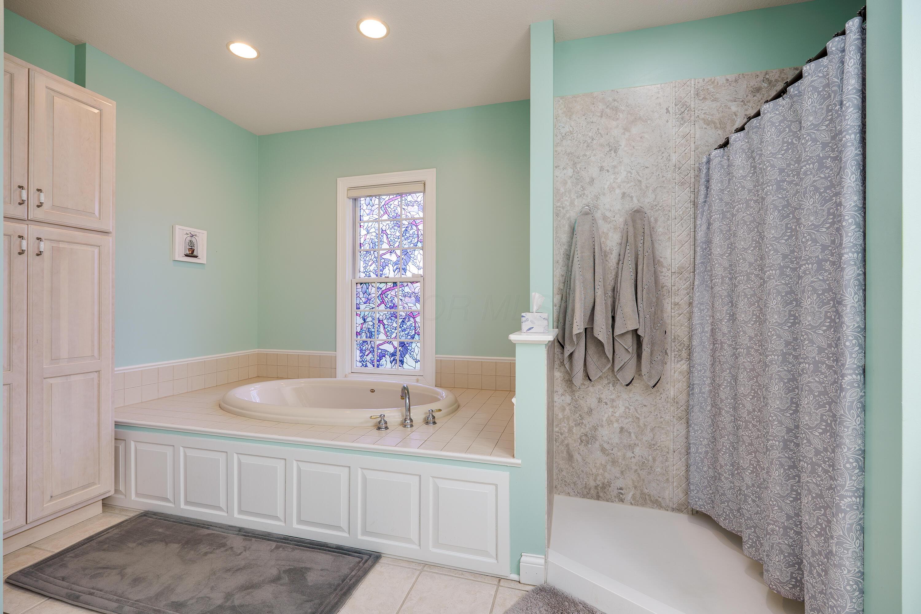 4254 Hummingbird Way, Springfield, Ohio image 34
