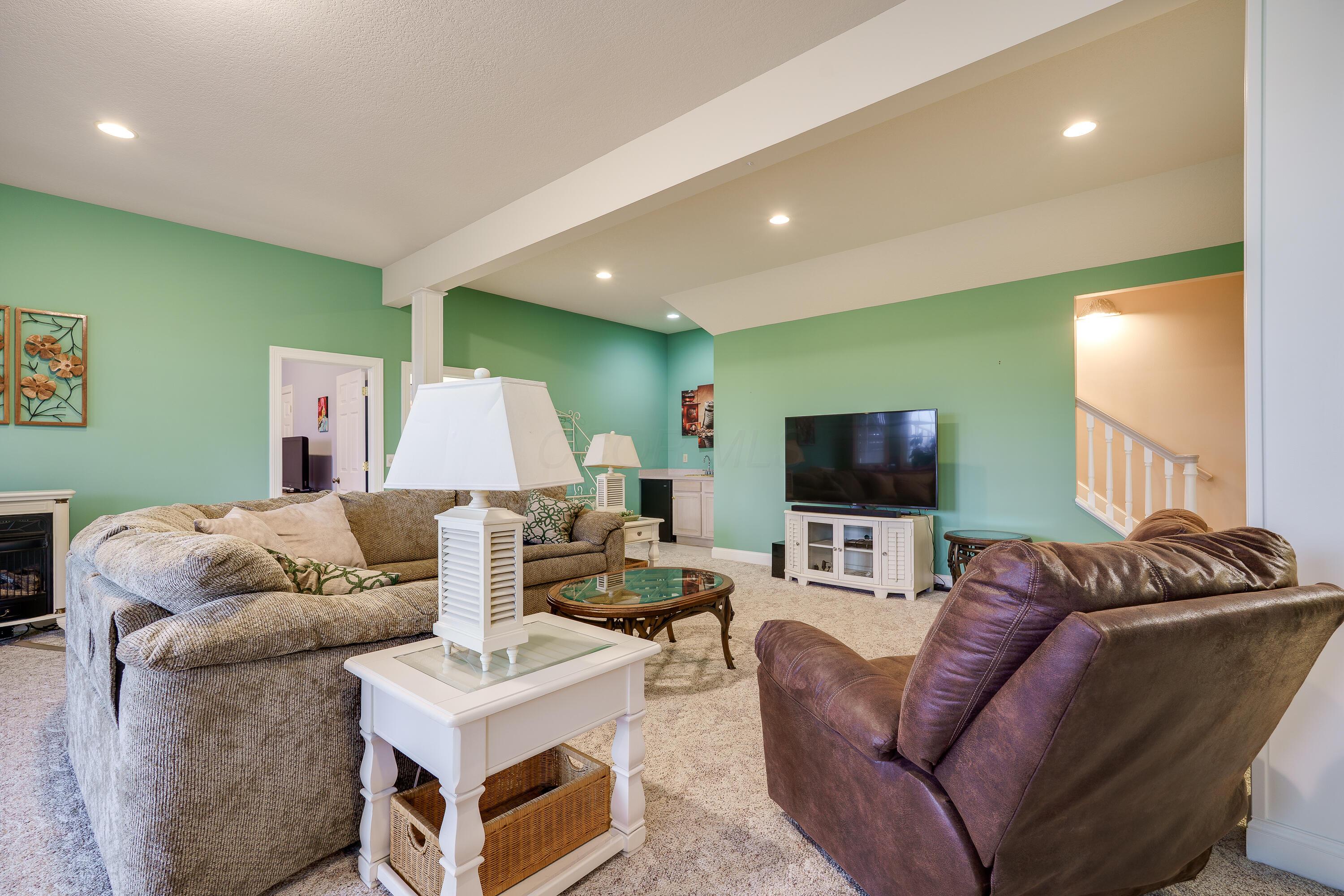 4254 Hummingbird Way, Springfield, Ohio image 38