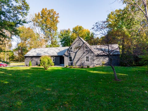Photo of 46 Donau Road SW, Pataskala, OH 43062 (MLS # 226038806)