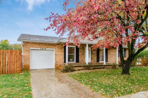 Photo of 2850 Parlin Drive, Grove City, OH 43123 (MLS # 225041395)