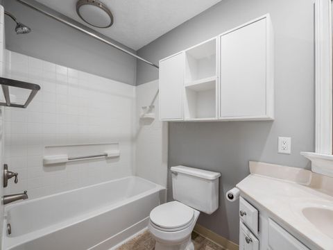 Tiny photo for 3438 Eastwoodlands Trail, Hilliard, OH 43026 (MLS # 225045300)