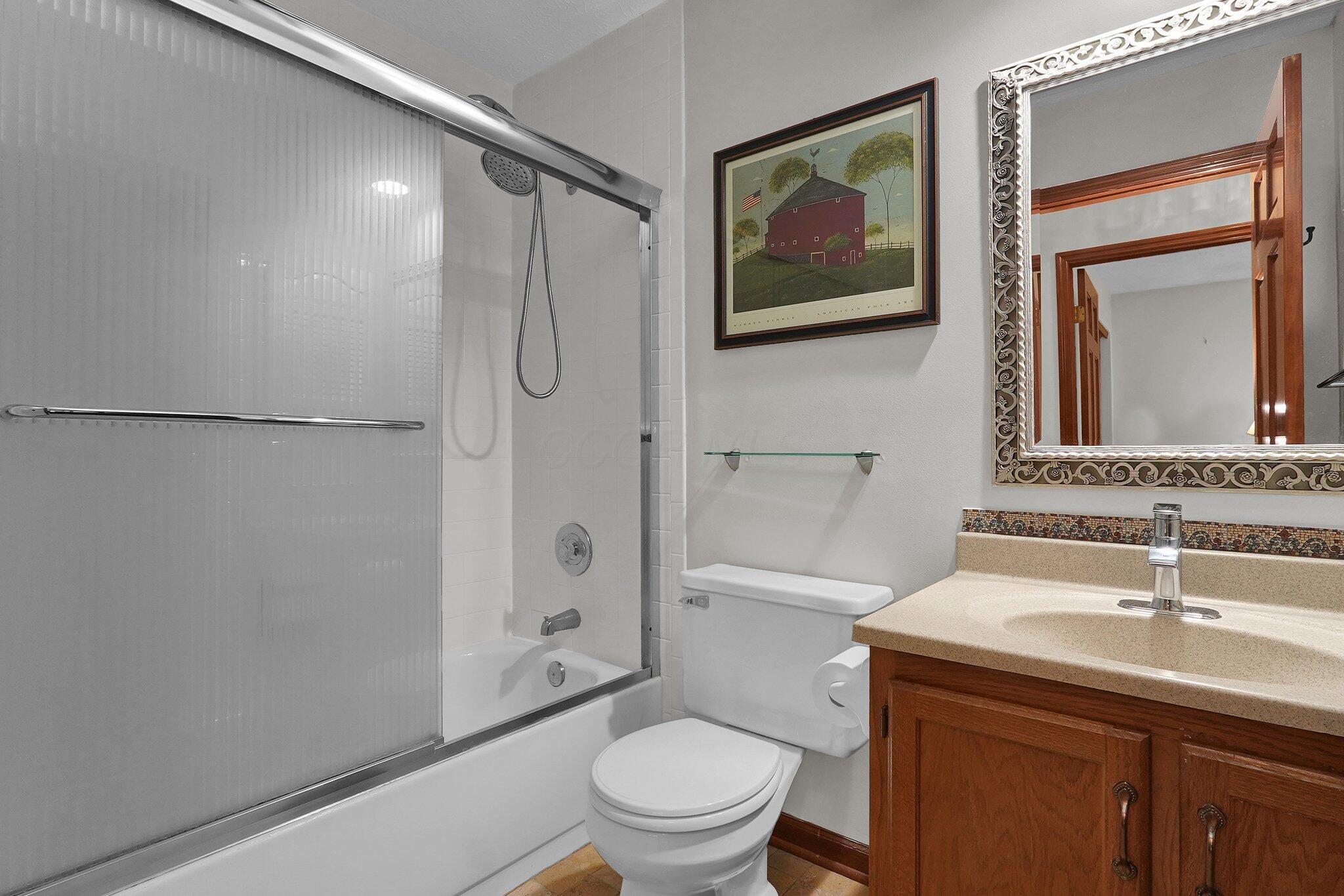 8017 Oakwind Court, Westerville, Ohio image 22